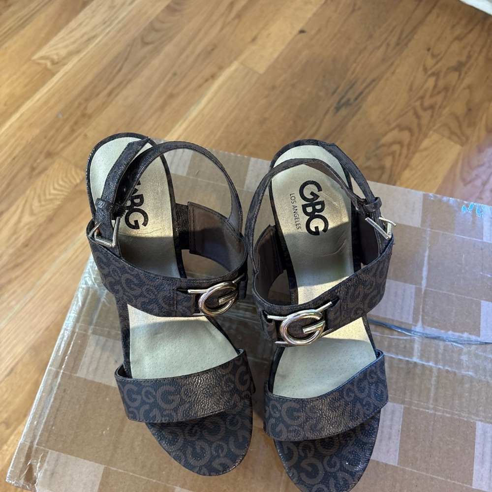 GBG Los Angeles Women's Black and Brown Sandals